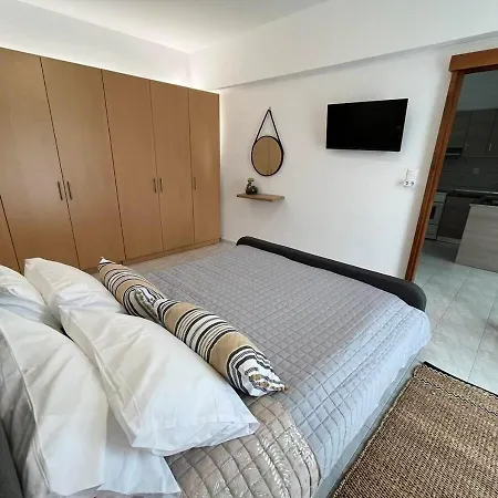 Swallow'S Nest Apartment Paradisi  Exterior photo